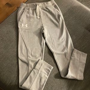 Under Armour Gray sweatpants/joggers Youth L